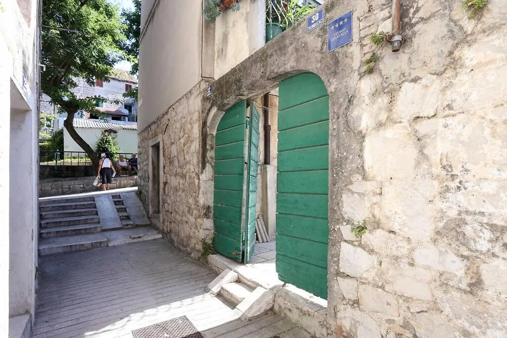 Monfrina 1, Luxury Old Town Apartment Near Beach 스플리트 크로아티아