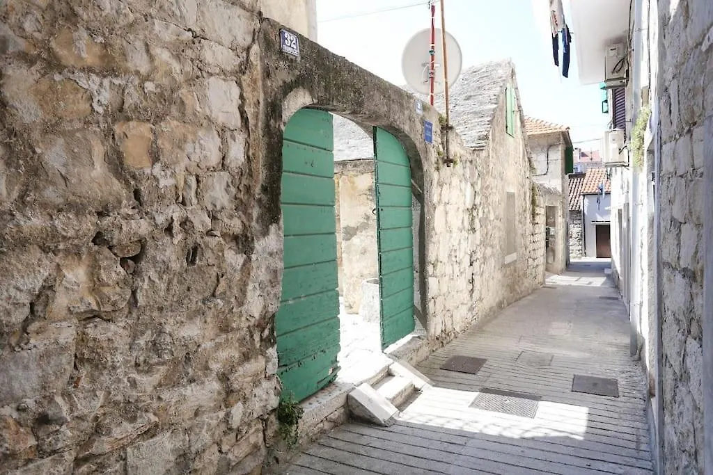 Monfrina 1, Luxury Old Town Apartment Near Beach 스플리트