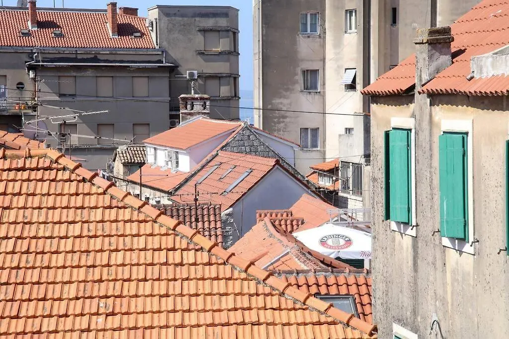Monfrina 1, Luxury Old Town Apartment Near Beach 스플리트