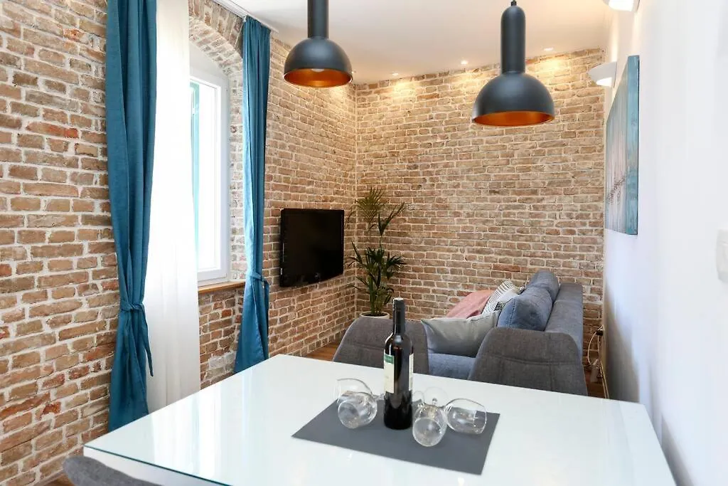 Monfrina 1, Luxury Old Town Apartment Near Beach 스플리트