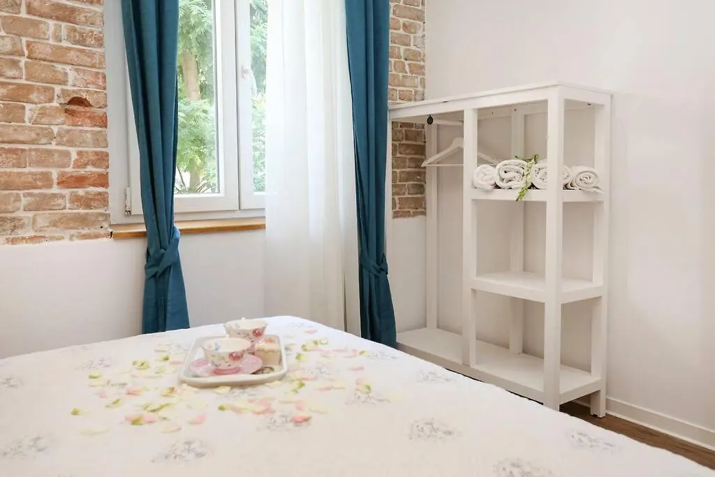 Monfrina 1, Luxury Old Town Apartment Near Beach 스플리트