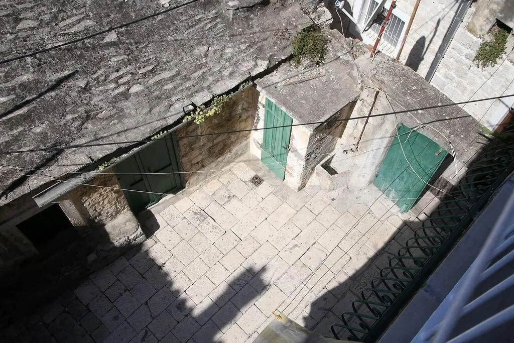 Monfrina 1, Luxury Old Town Apartment Near Beach 스플리트